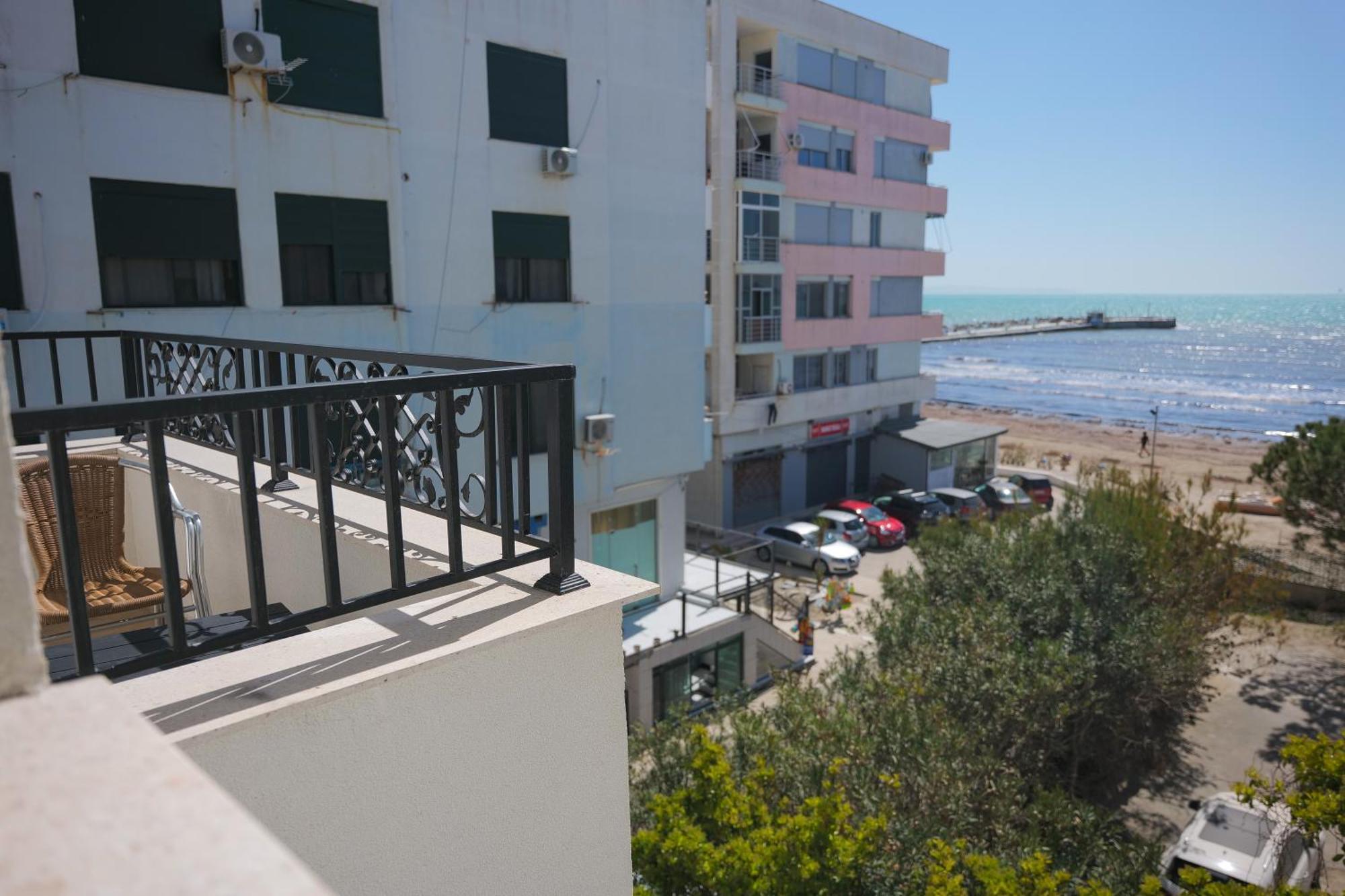 Afa Hotel Durrës Esterno foto