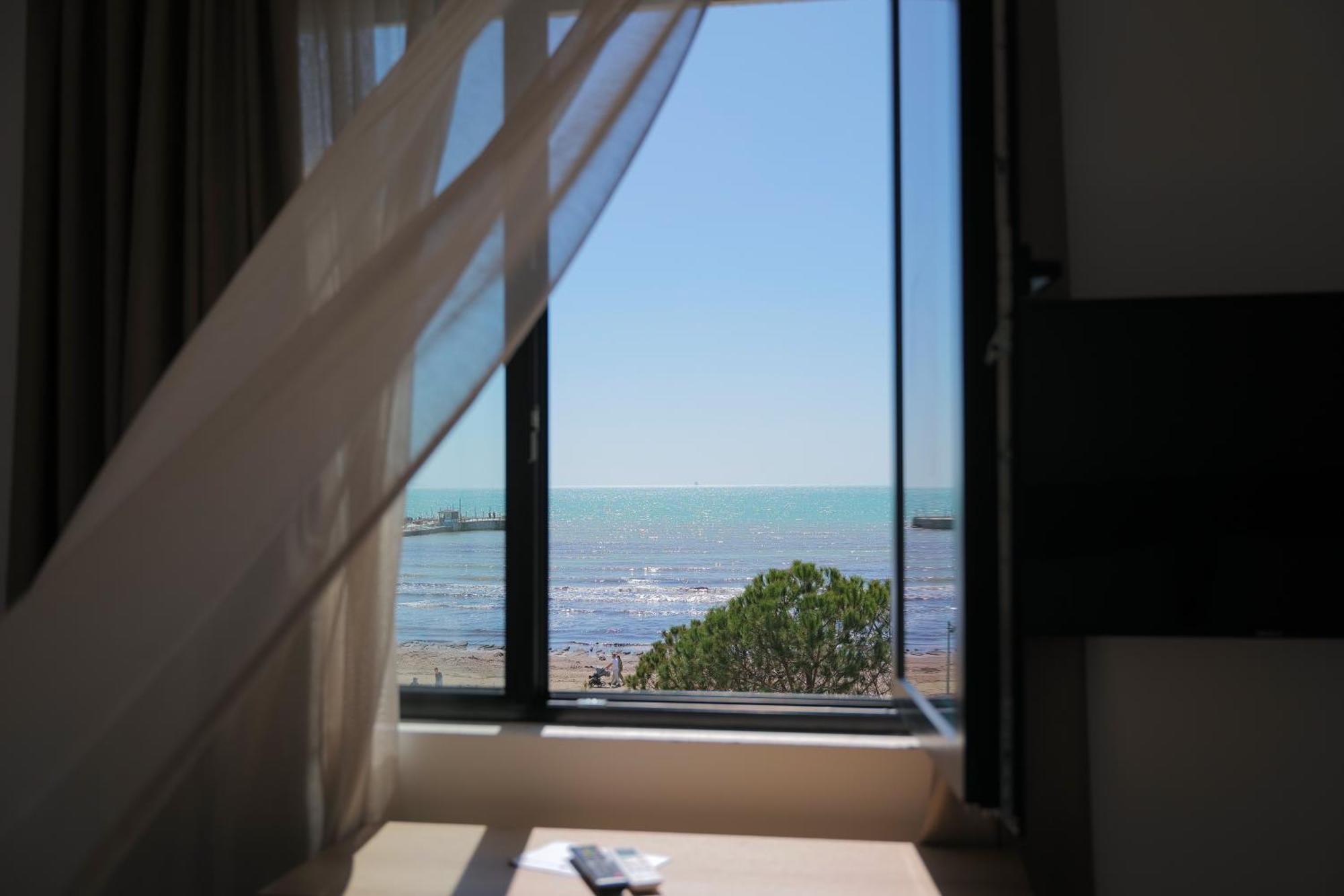 Afa Hotel Durrës Esterno foto