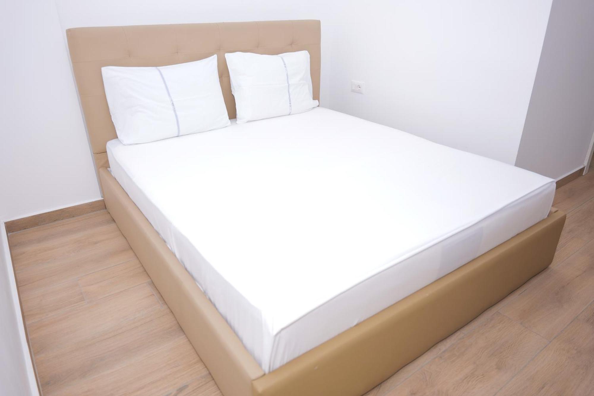 Afa Hotel Durrës Esterno foto