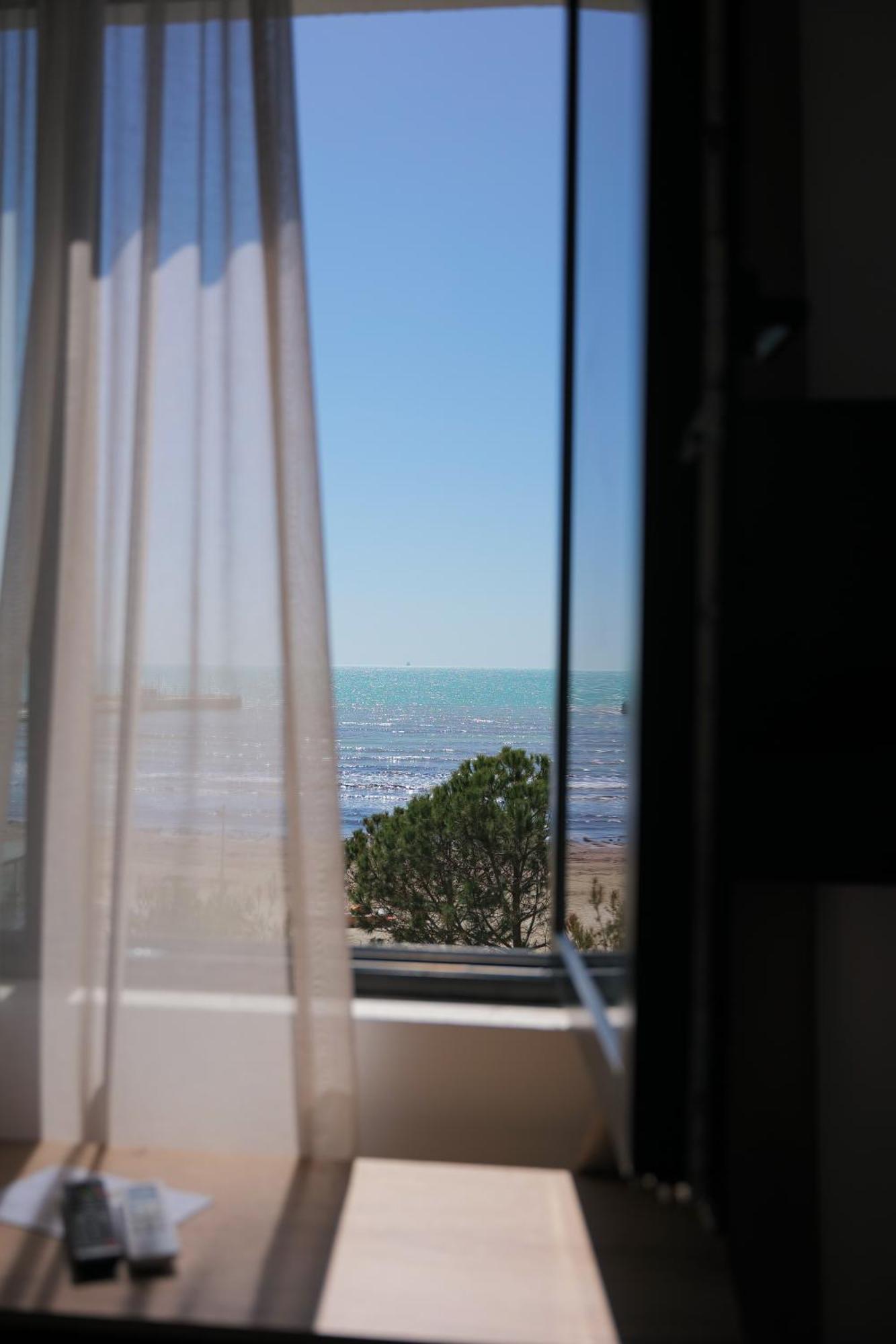 Afa Hotel Durrës Esterno foto
