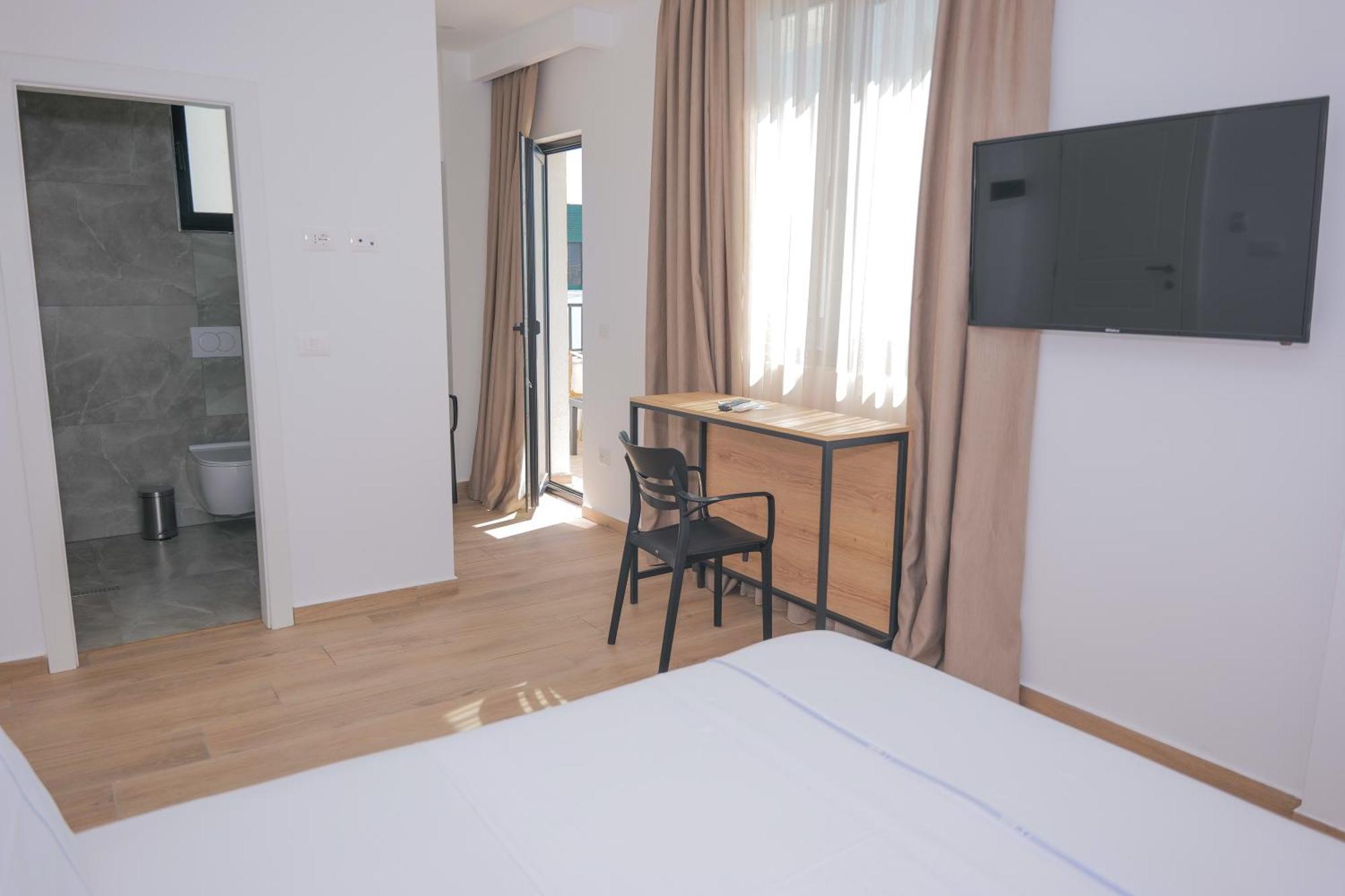 Afa Hotel Durrës Esterno foto