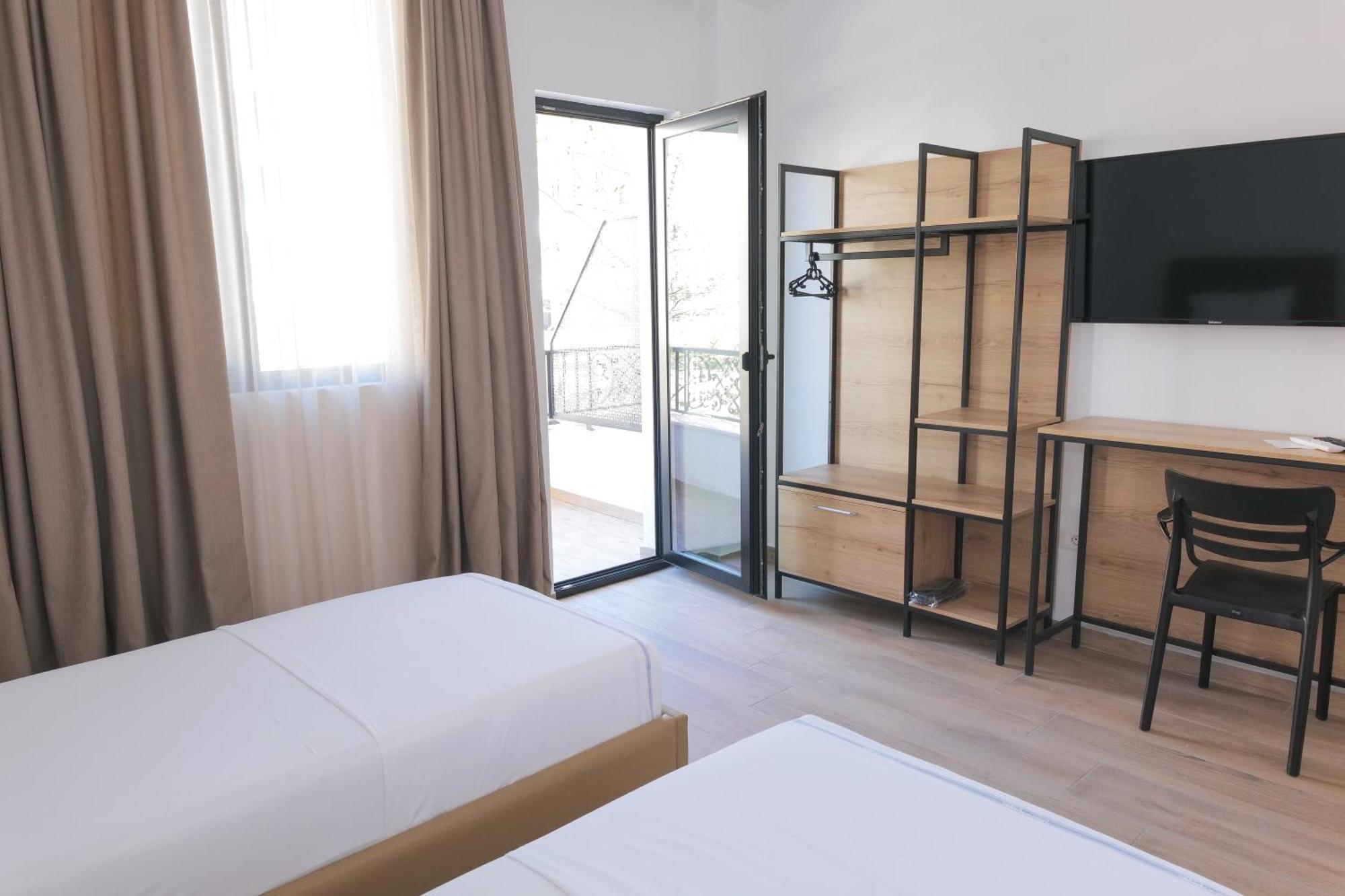 Afa Hotel Durrës Esterno foto