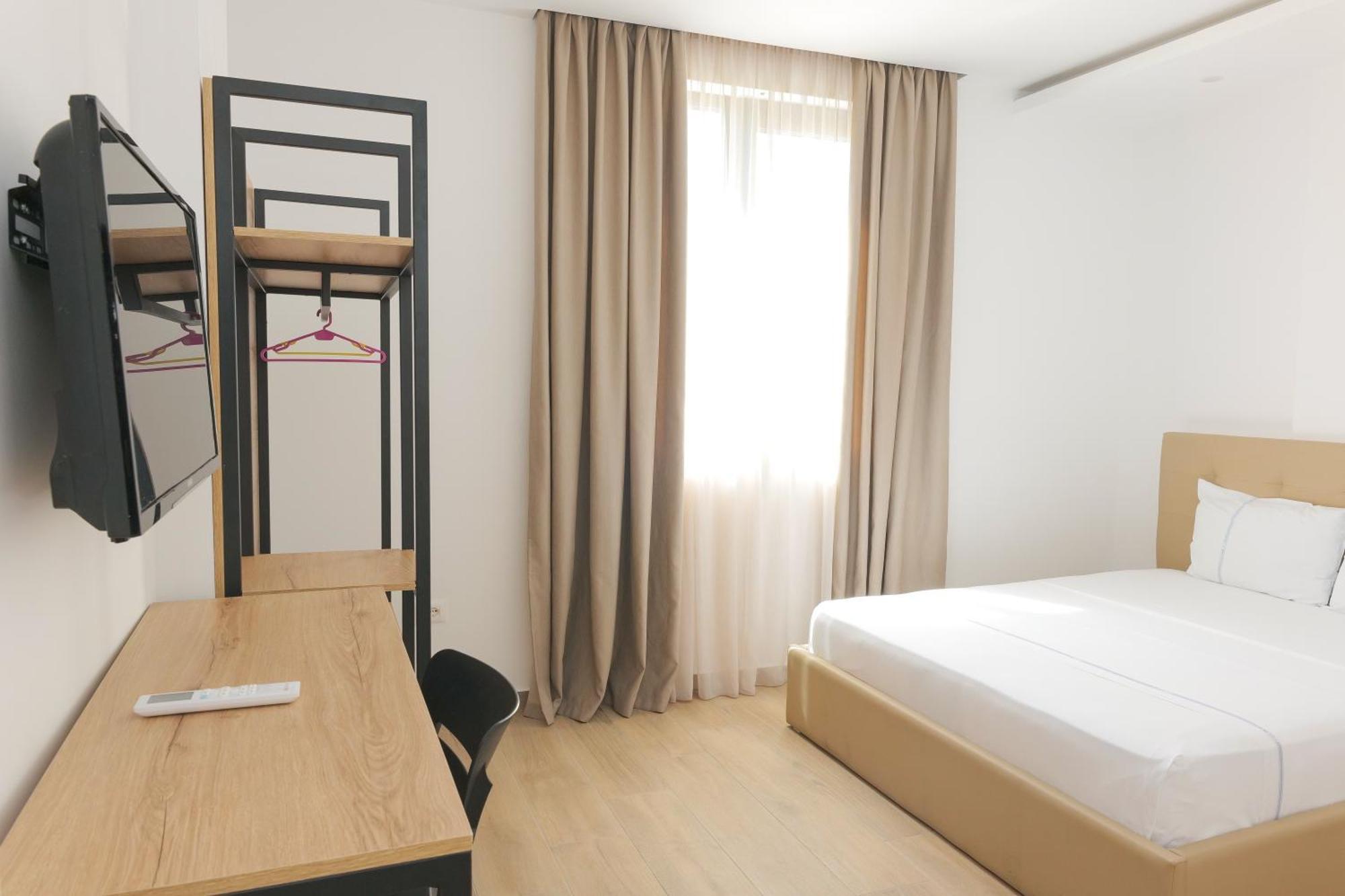 Afa Hotel Durrës Esterno foto